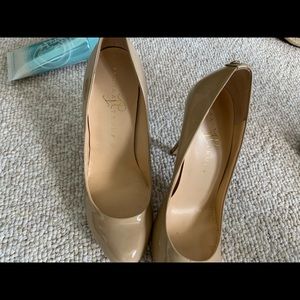 Ivanka Trump heels size 8
